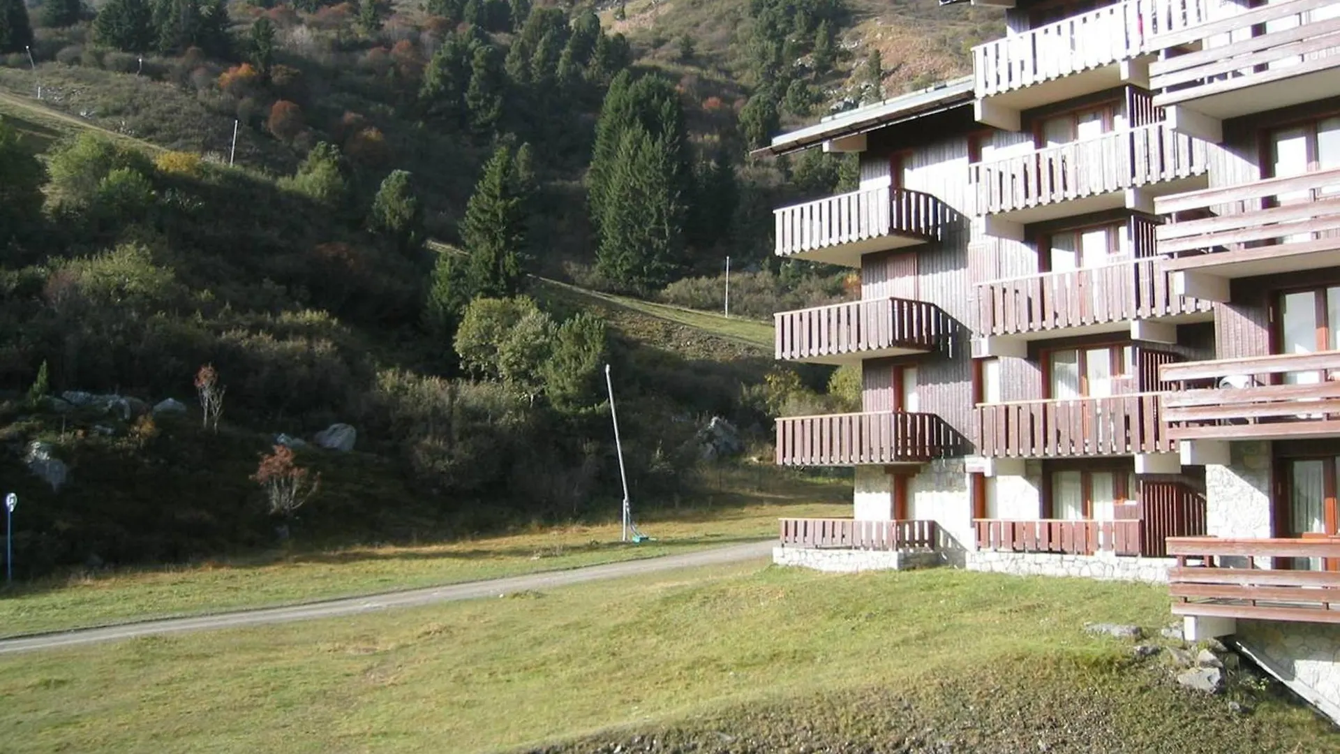 Apartment Appartement Cosy A Meribel, Skis Aux Pieds, Balcon, Proche Commodites - Fr-1-355-165 Les Allues