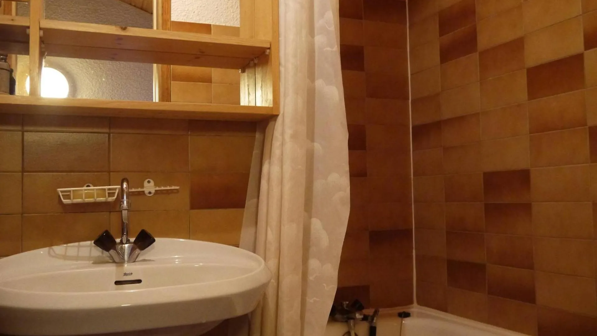 Apartment Appartement Cosy A Meribel, Skis Aux Pieds, Balcon, Proche Commodites - Fr-1-355-165 Les Allues